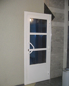 Противопожарные двери со стеклом от производителя в Мытищах  купить